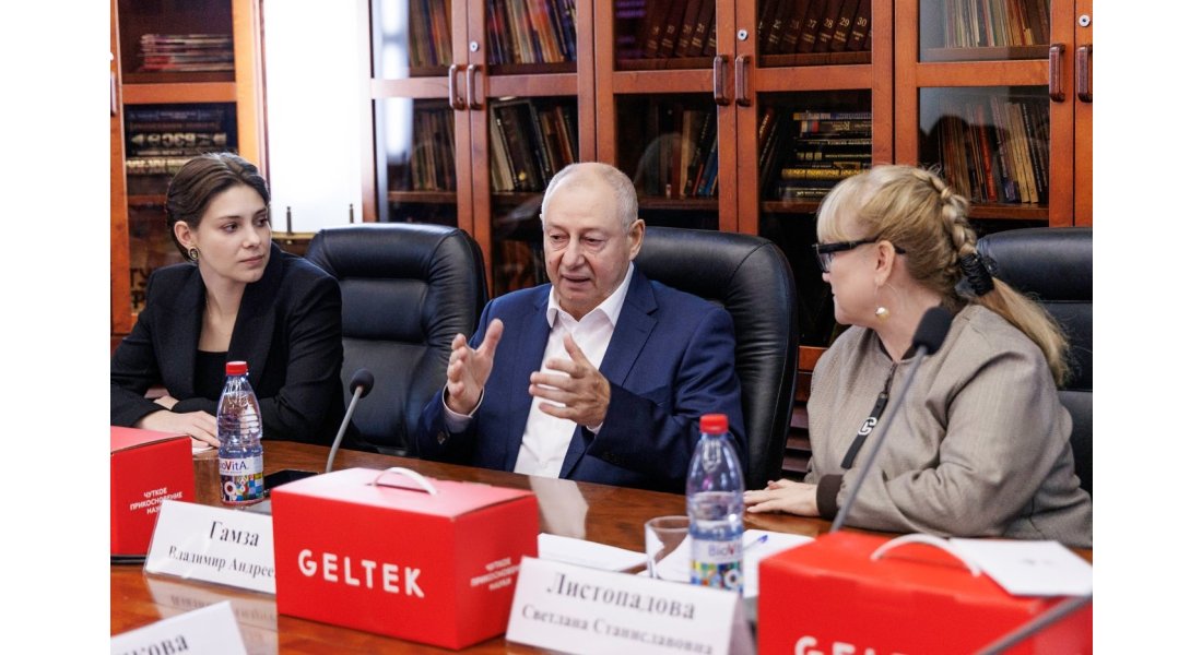 7b295703d6a3529b3c1018119ecadb51